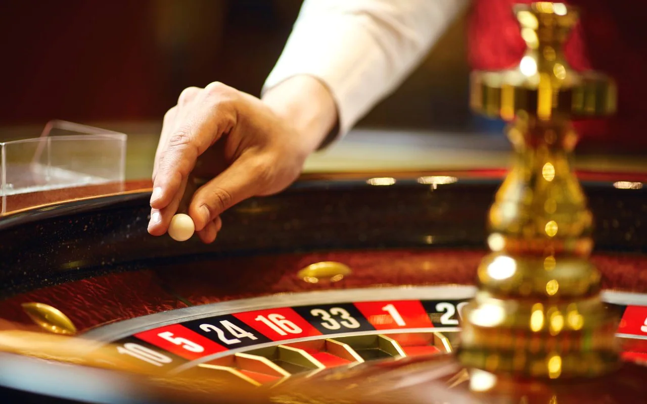What Benefits Do Casino Loyalty Programs Offer Regular Players?