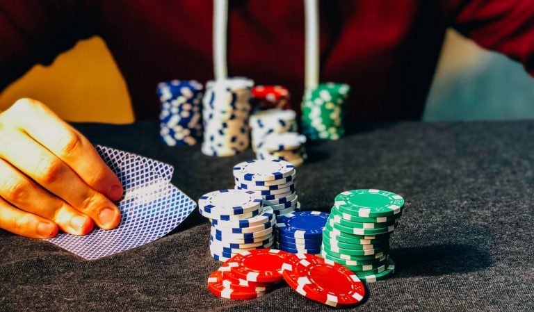 Benefits of Gambling in Online Casinos